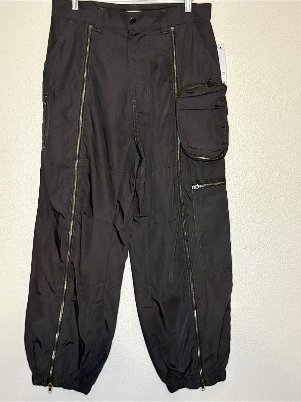 BDG Urban Outfitters NWT Black Nylon Zip Utility Parachute Cargo Pants S